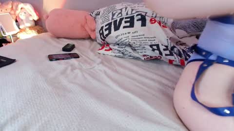 Snapshot of moon_rabbitt chatting on 01.15.25 Alice online show from 01.15.25