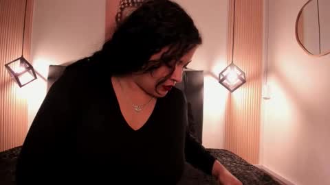 Snapshot of moon_shaddow chatting on 01.16.26 Moon online show from 01.16.26