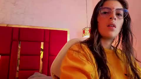 Snapshot of moon_winy chatting on 06.15.26 Winy online show from 06.15.26