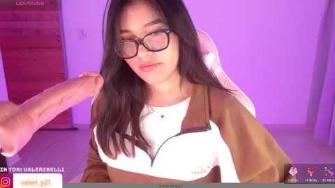 Snapshot of moonbella_bell chatting on 01.08.26 bell online show from 01.08.26