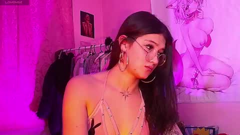 Snapshot of moonfiredance chatting on 09.21.25 Nicky online show from 09.21.25