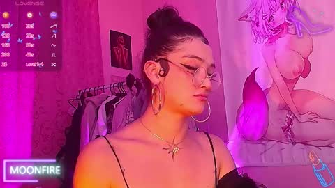 Snapshot of moonfiredance chatting on 09.30.25 Nicky online show from 09.30.25