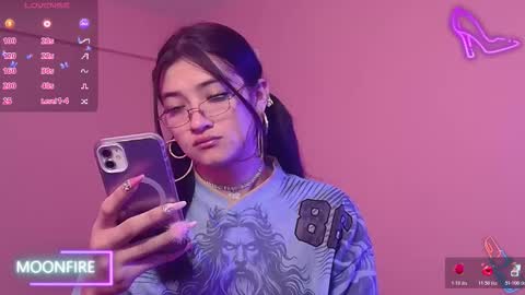 Snapshot of moonfiredance chatting on 11.27.25 Nicky online show from 11.27.25