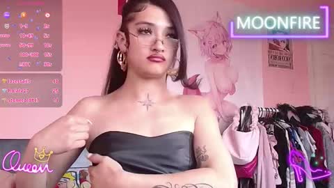 Snapshot of moonfiredance chatting on 01.05.26 Nicky online show from 01.05.26