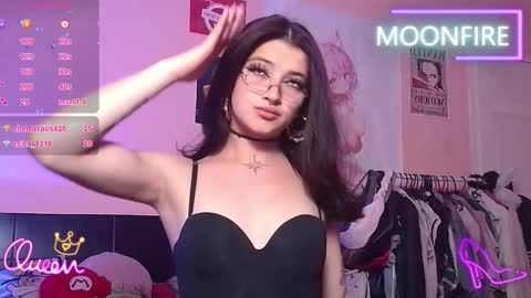 Snapshot of moonfiredance chatting on 01.09.26 Nicky online show from 01.09.26