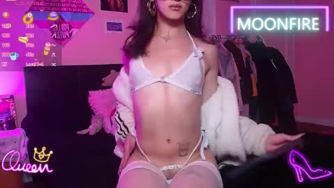 Snapshot of moonfiredance chatting on 05.04.26 Nicky online show from 05.04.26