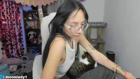 MOON  online show from 06.08.26