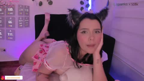 Snapshot of moonliight__ chatting on 12.27.24 moonliight__ online show from 12.27.24