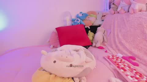Snapshot of moonliight__ chatting on 05.26.26 moonliight__ online show from 05.26.26