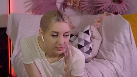 moonliora online show from 03.21.26