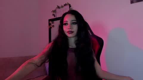 Snapshot of moonmadison chatting on 10.08.25 Madison online show from 10.08.25