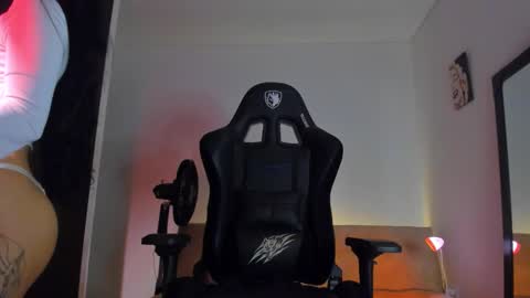 Snapshot of moonmadison chatting on 03.21.26 Madison online show from 03.21.26