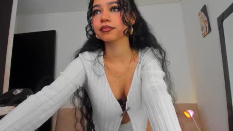 Snapshot of moonmadison chatting on 03.29.26 Madison online show from 03.29.26