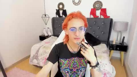 Moon online show from 10.19.25