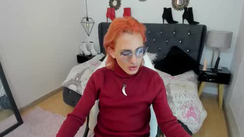 Moon online show from 10.21.25