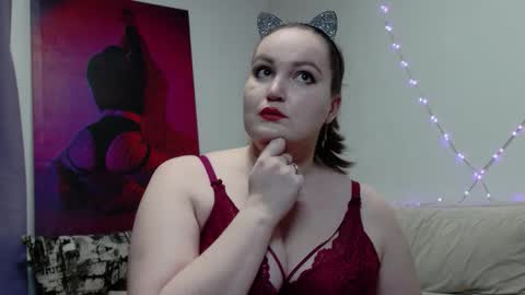 Snapshot of moonshinelady chatting on 10.16.25 Kate online show from 10.16.25