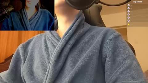 Snapshot of moonsire chatting on 01.12.25 Moonsire online show from 01.12.25