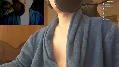 Snapshot of moonsire chatting on 01.13.25 Moonsire online show from 01.13.25