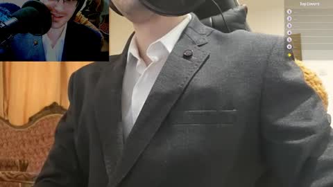 Snapshot of moonsire chatting on 01.18.25 Moonsire online show from 01.18.25