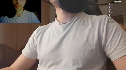 Snapshot of moonsire chatting on 01.20.25 Moonsire online show from 01.20.25