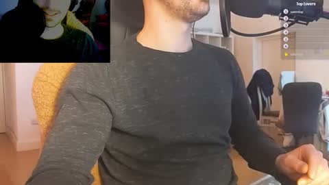 Snapshot of moonsire chatting on 01.25.25 Moonsire online show from 01.25.25