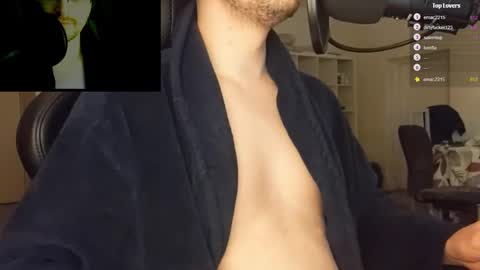 Snapshot of moonsire chatting on 01.27.25 Moonsire online show from 01.27.25