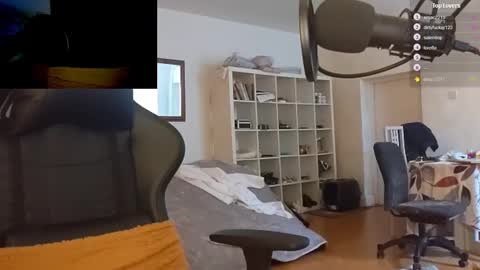 Snapshot of moonsire chatting on 01.27.25 Moonsire online show from 01.27.25