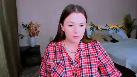 Snapshot of moonvelle chatting on 09.17.25 Betty online show from 09.17.25