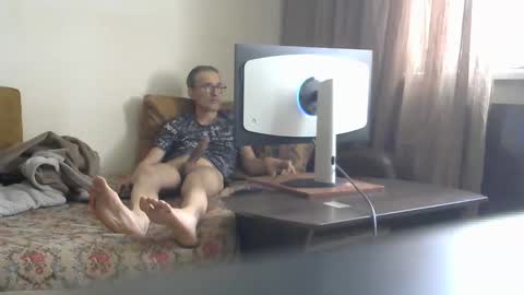 Snapshot of moovurey16 chatting on 10.25.25 Alex online show from 10.25.25