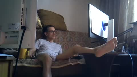 Snapshot of moovurey16 chatting on 06.14.26 Alex online show from 06.14.26