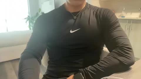 mora594574 online show from 10.18.25