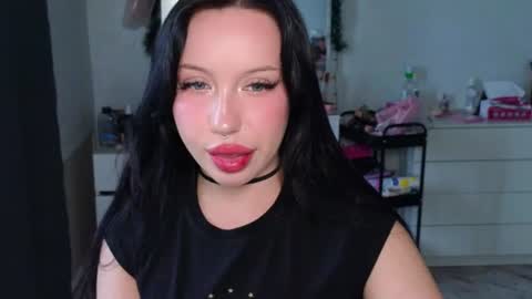 Snapshot of moranagoddess chatting on 06.22.26 Morana follow my boosty online show from 06.22.26