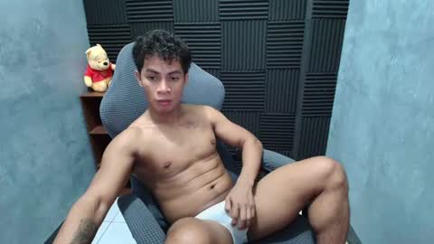 Snapshot of morenojake chatting on 06.17.26 morenojake online show from 06.17.26