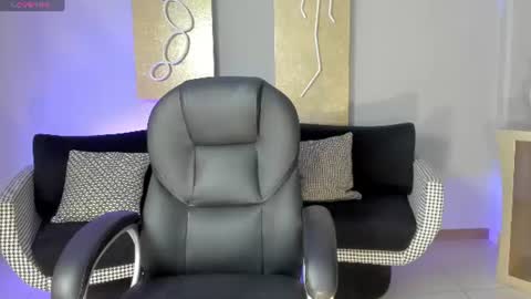 Morgan Hicks online show from 07.11.26