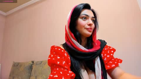 Snapshot of moroccan_diamond_ chatting on 12.15.24 Medina online show from 12.15.24