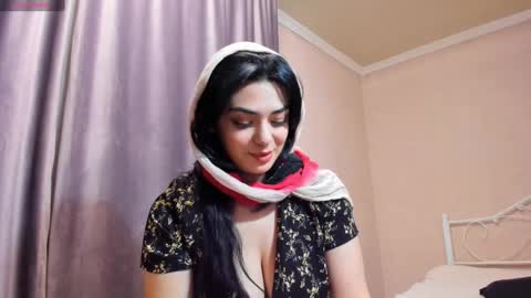 Snapshot of moroccan_diamond_ chatting on 12.29.24 Medina online show from 12.29.24