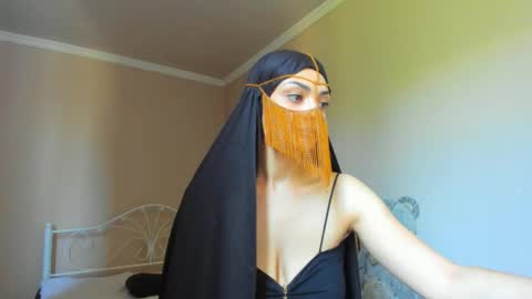 Medina online show from 05.08.26