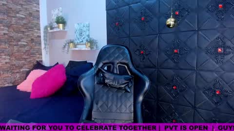 Snapshot of morochaa_fire chatting on 12.23.24 Morocha  online show from 12.23.24