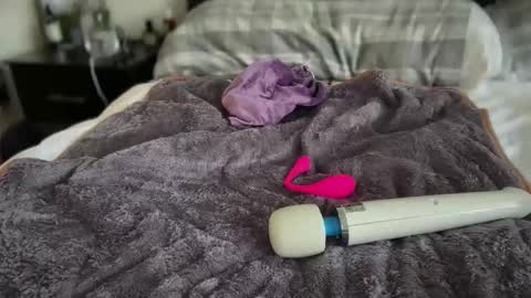 Mossy Mommy online show from 04.24.26