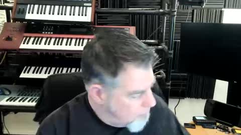 Snapshot of mostly_unbothered chatting on 09.22.25 mostly_unbothered online show from 09.22.25