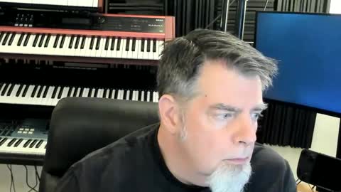 Snapshot of mostly_unbothered chatting on 09.30.25 mostly_unbothered online show from 09.30.25