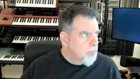 Snapshot of mostly_unbothered chatting on 11.15.25 mostly_unbothered online show from 11.15.25