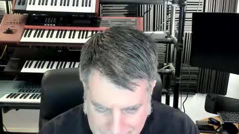 Snapshot of mostly_unbothered chatting on 11.20.25 mostly_unbothered online show from 11.20.25