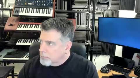 Snapshot of mostly_unbothered chatting on 01.16.26 mostly_unbothered online show from 01.16.26