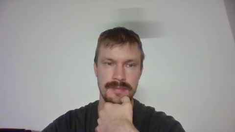 Snapshot of mosve1 chatting on 10.26.25 mosve1 online show from 10.26.25