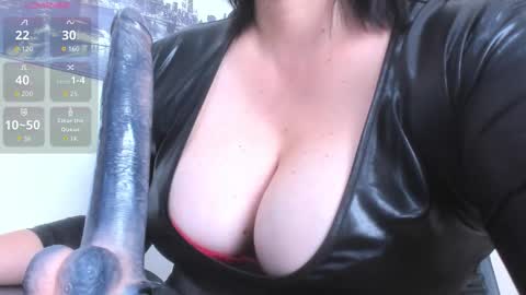 QUEEN CLARA online show from 09.09.25