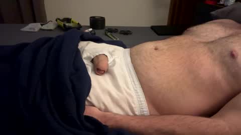 Snapshot of mps908 chatting on 12.21.25 Sequoia-Cocked Hombre de Sur online show from 12.21.25