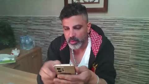 JUST FOR GIRLS     online show from 02.02.25