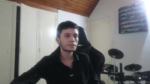 Snapshot of mr_andresr chatting on 12.18.25 Andy online show from 12.18.25