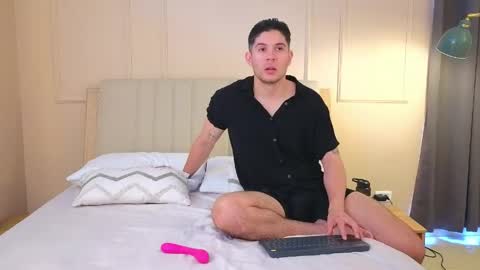 Snapshot of mr_danni_ chatting on 05.11.26 Danny Aleja online show from 05.11.26